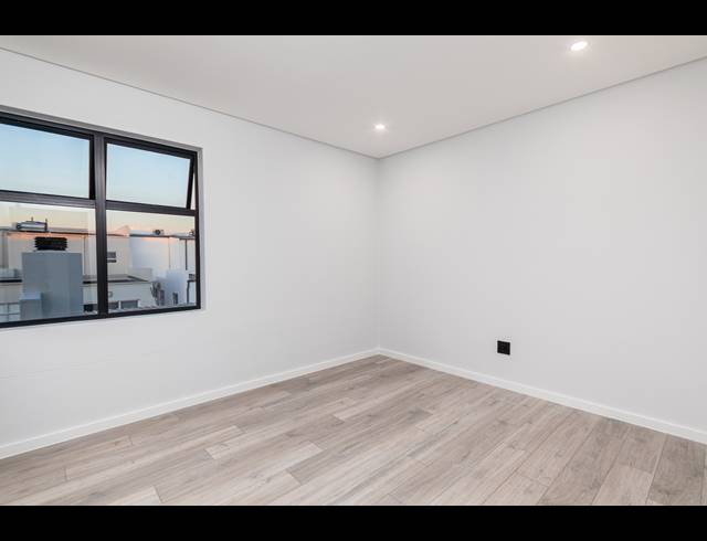 4 BEDROOM FREEHOLD FOR SALE IN SANDOWN